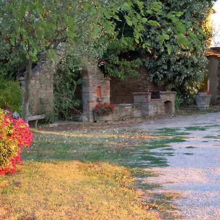 Le Casine-perignano-spinelli Sleeps 4 Appartement *
