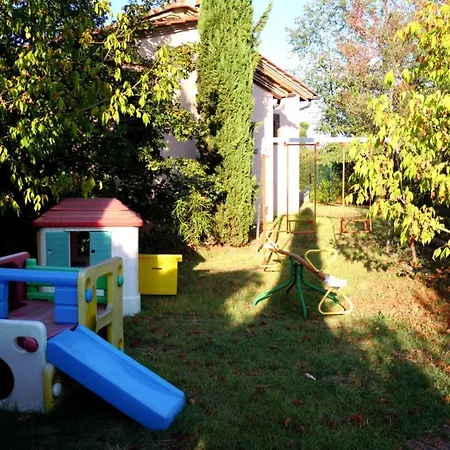 Apartment Le Casine-perignano-spinelli Sleeps 4 *