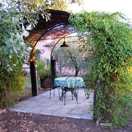 Le Casine-perignano-spinelli Sleeps 4