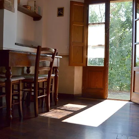 Le Casine-perignano-spinelli Sleeps 4 Apartment