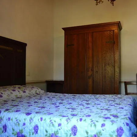 Apartment Le Casine-perignano-spinelli Sleeps 4 *