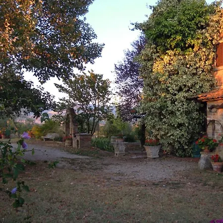 Apartment Le Casine-perignano-spinelli Sleeps 4