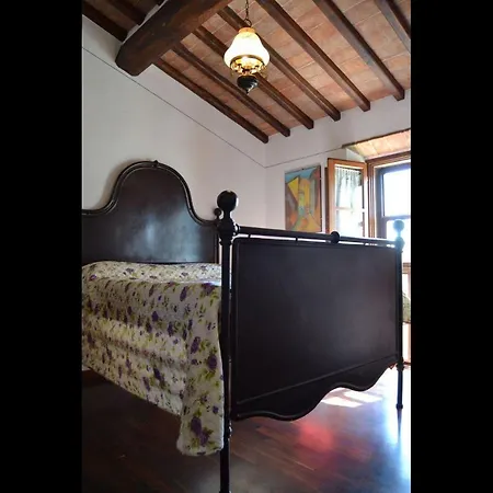 Le Casine-perignano-spinelli Sleeps 4 Apartment *